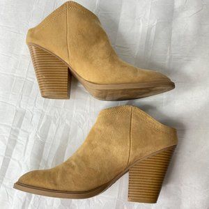 DV for Target Tan Suede Like Bootie Shoes Size 9.5